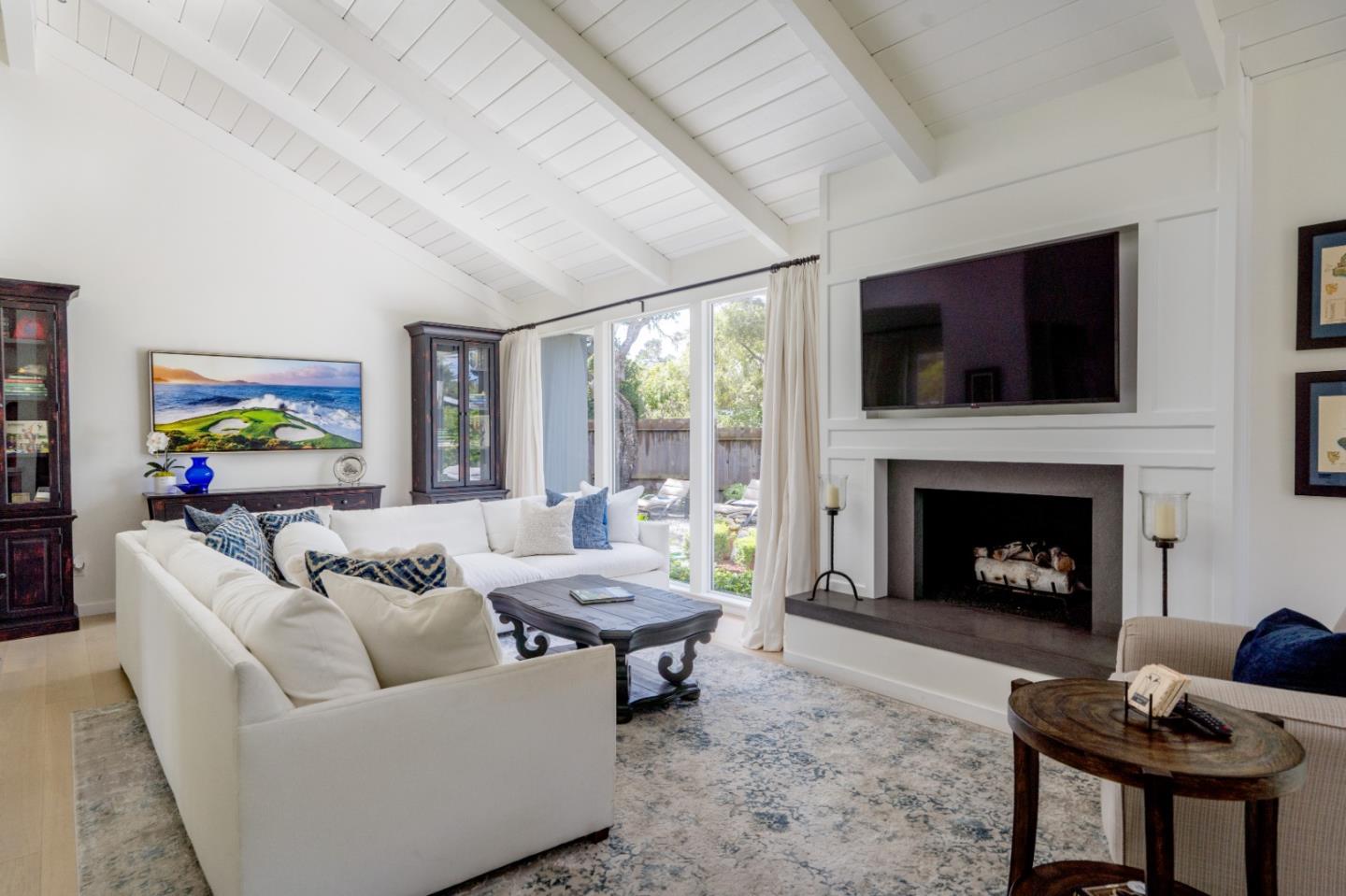 Detail Gallery Image 7 of 34 For 1150 Arrowhead Rd, Pebble Beach,  CA 93953 - 3 Beds | 2 Baths