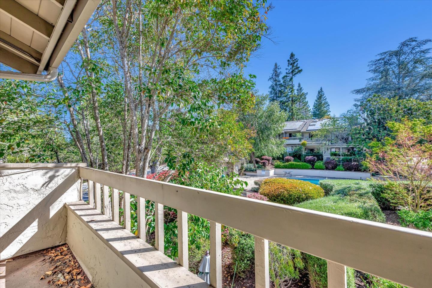 Detail Gallery Image 29 of 39 For 632 Sand Hill Cir, Menlo Park,  CA 94025 - 3 Beds | 2/1 Baths