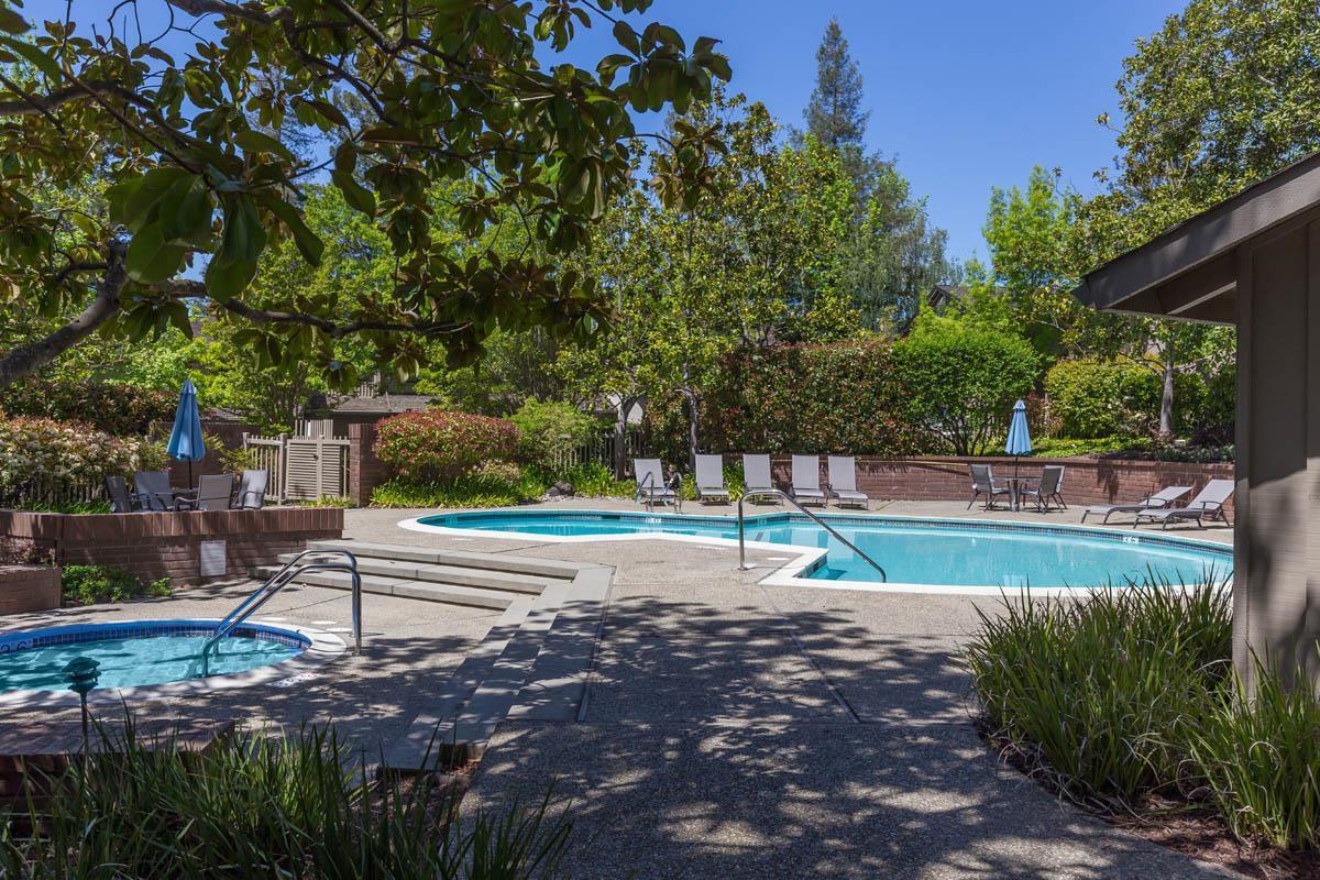 Detail Gallery Image 37 of 39 For 632 Sand Hill Cir, Menlo Park,  CA 94025 - 3 Beds | 2/1 Baths