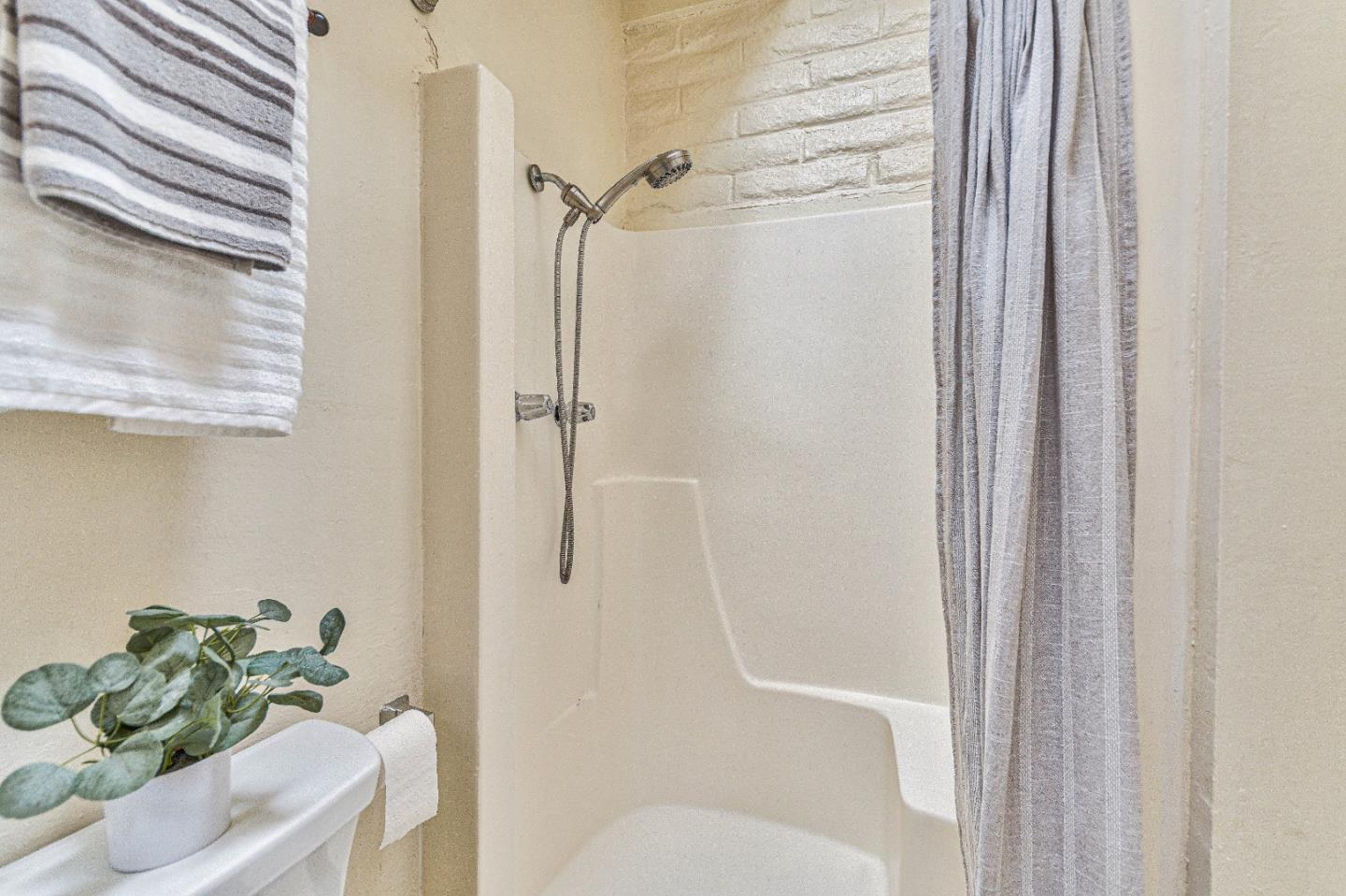 Detail Gallery Image 26 of 42 For 0 Camino Real 11ne 4th Ave, Carmel,  CA 93923 - 3 Beds | 3/1 Baths