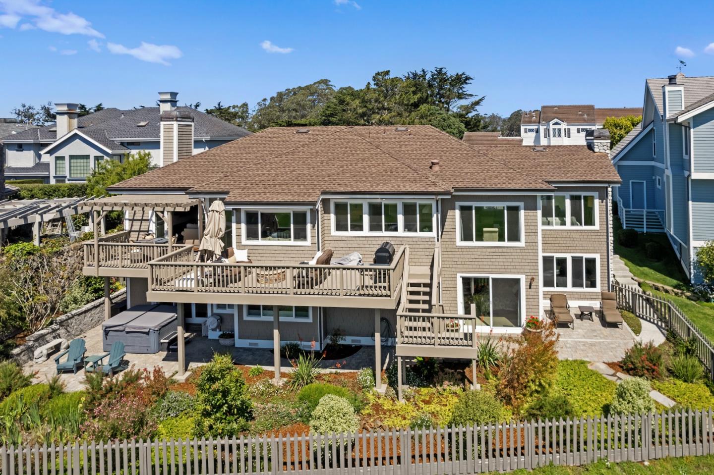 Detail Gallery Image 51 of 68 For 410 Fairway Dr, Half Moon Bay,  CA 94019 - 5 Beds | 3 Baths