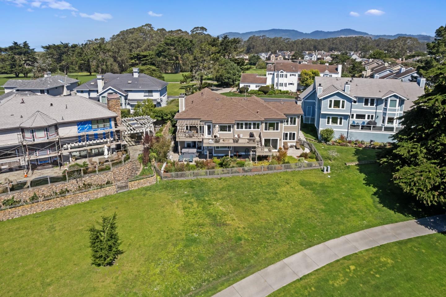 Detail Gallery Image 54 of 68 For 410 Fairway Dr, Half Moon Bay,  CA 94019 - 5 Beds | 3 Baths
