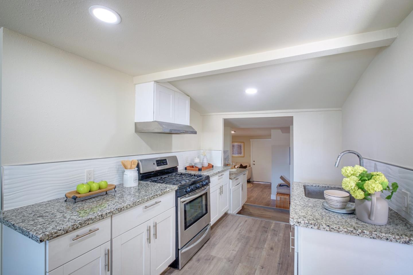 Detail Gallery Image 16 of 67 For 111 Bellevue Ave, San Jose,  CA 95110 - 4 Beds | 1 Baths