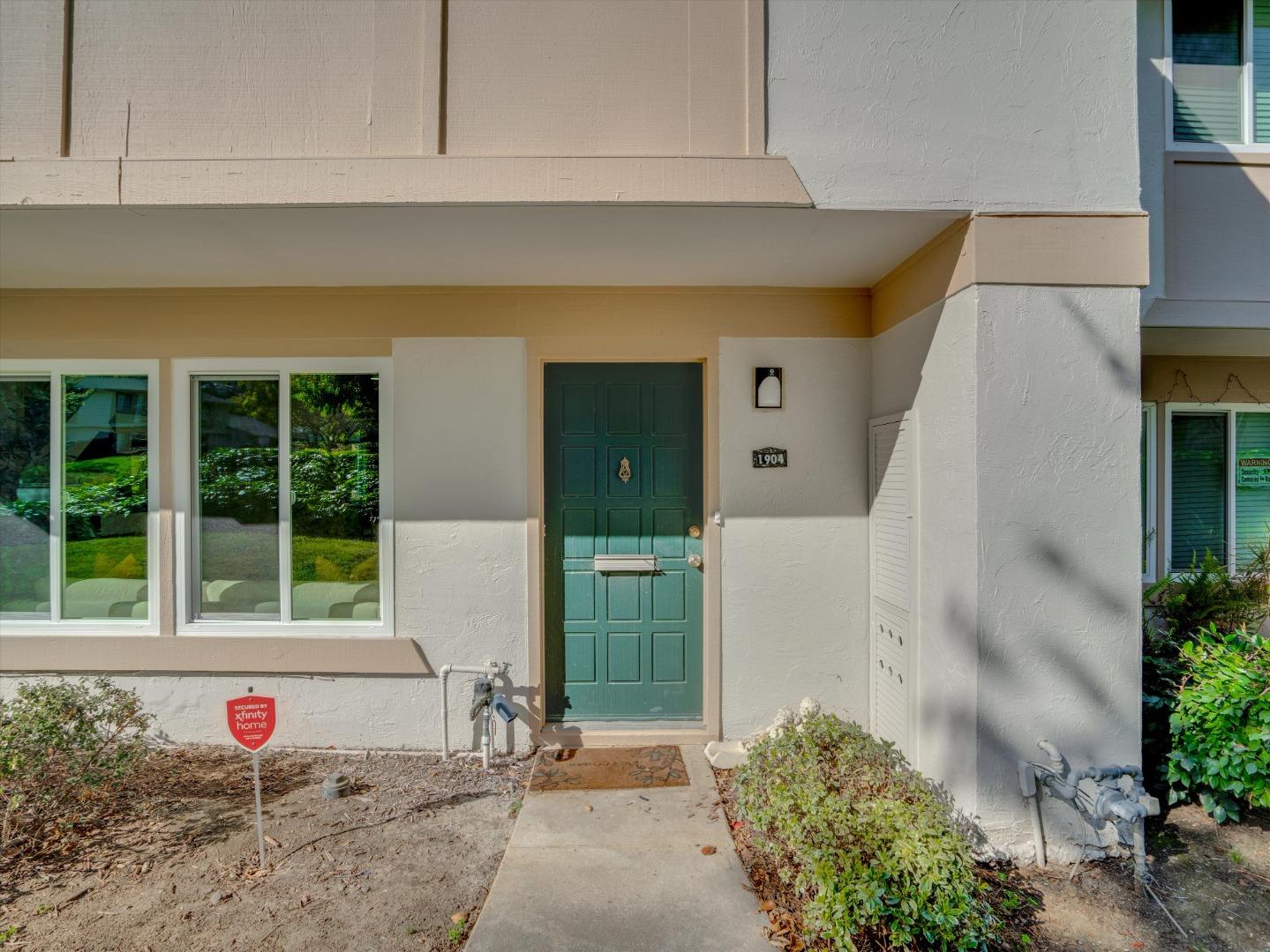 Detail Gallery Image 4 of 30 For 1904 Queen Mary Ct, San Jose,  CA 95132 - 4 Beds | 2/1 Baths