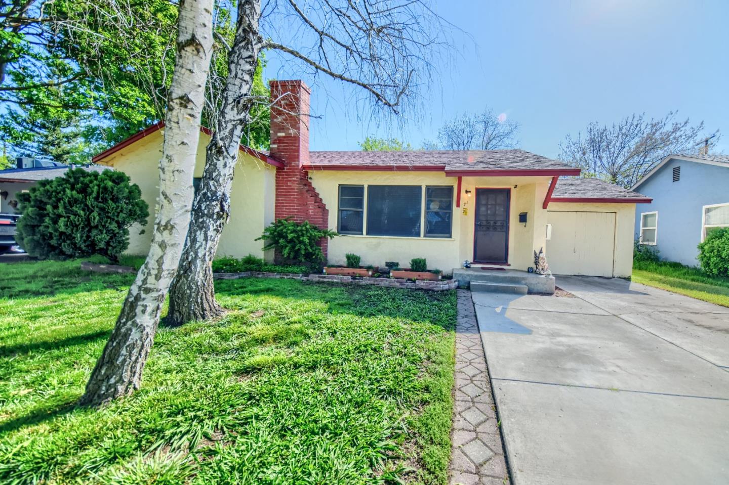Photo of 1248 Grinnell St in Modesto, CA