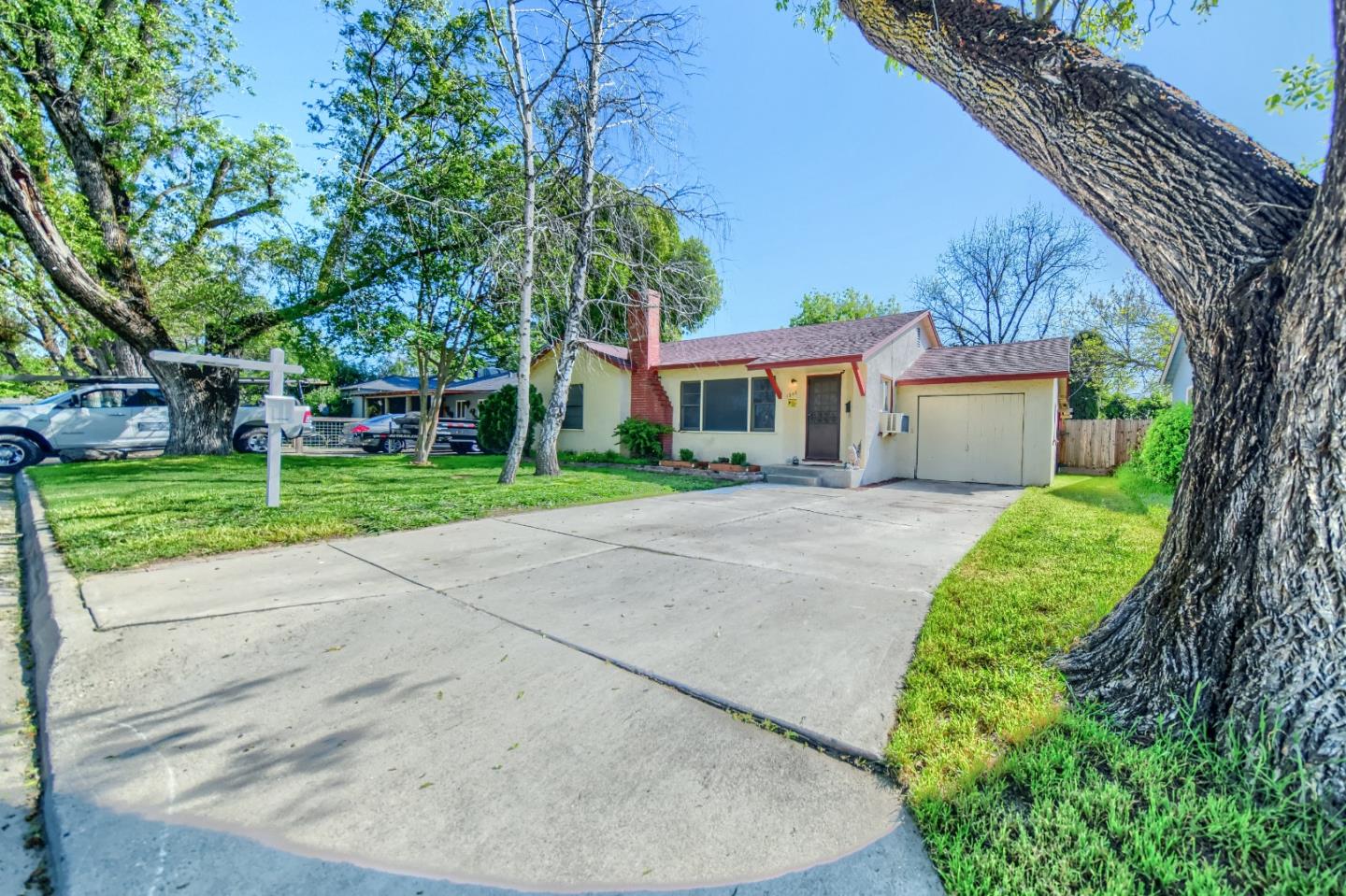 Photo of 1248 Grinnell St in Modesto, CA