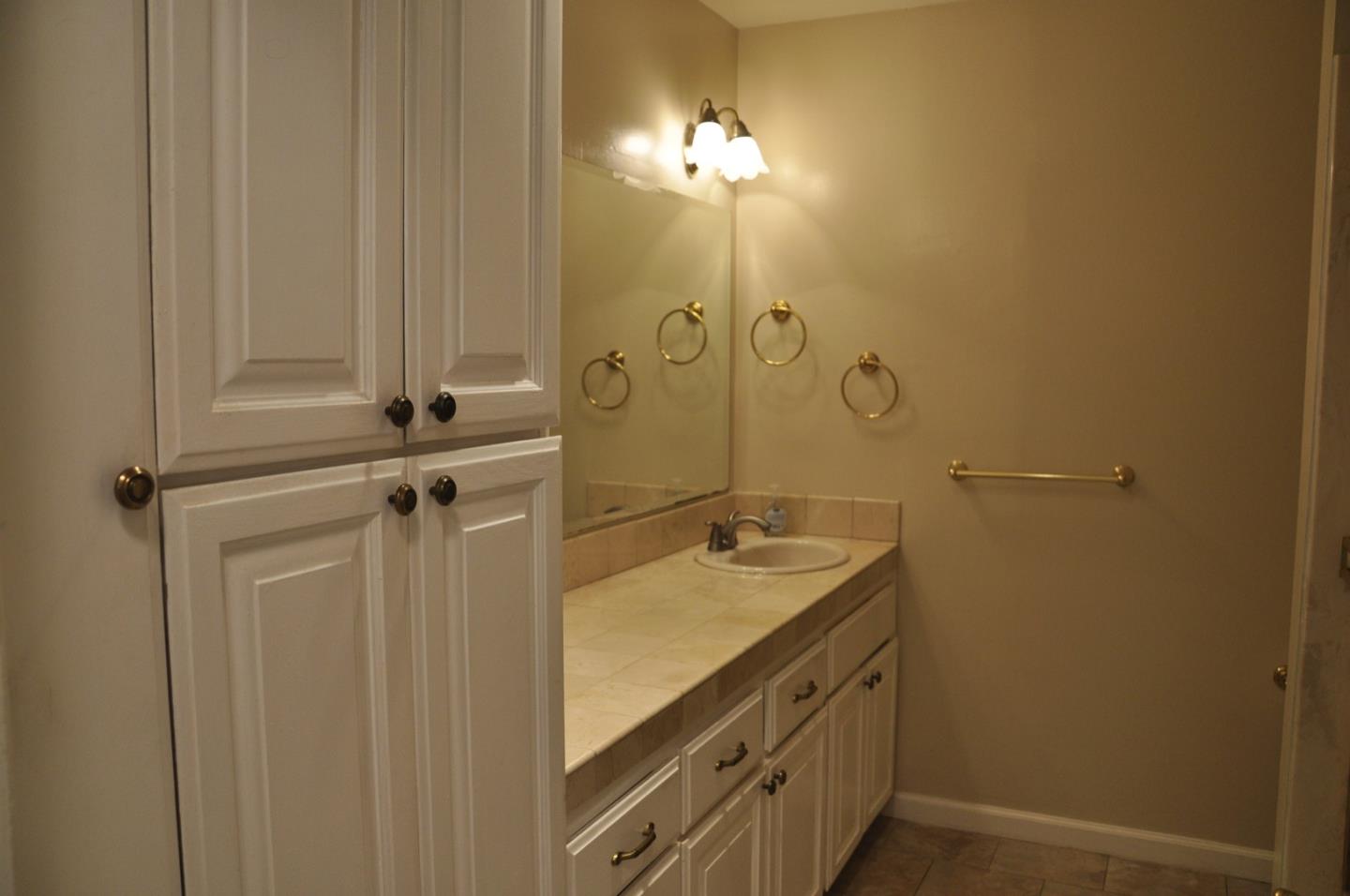 Detail Gallery Image 7 of 10 For 585 Valley Forge Way #2,  Campbell,  CA 95008 - 2 Beds | 1 Baths