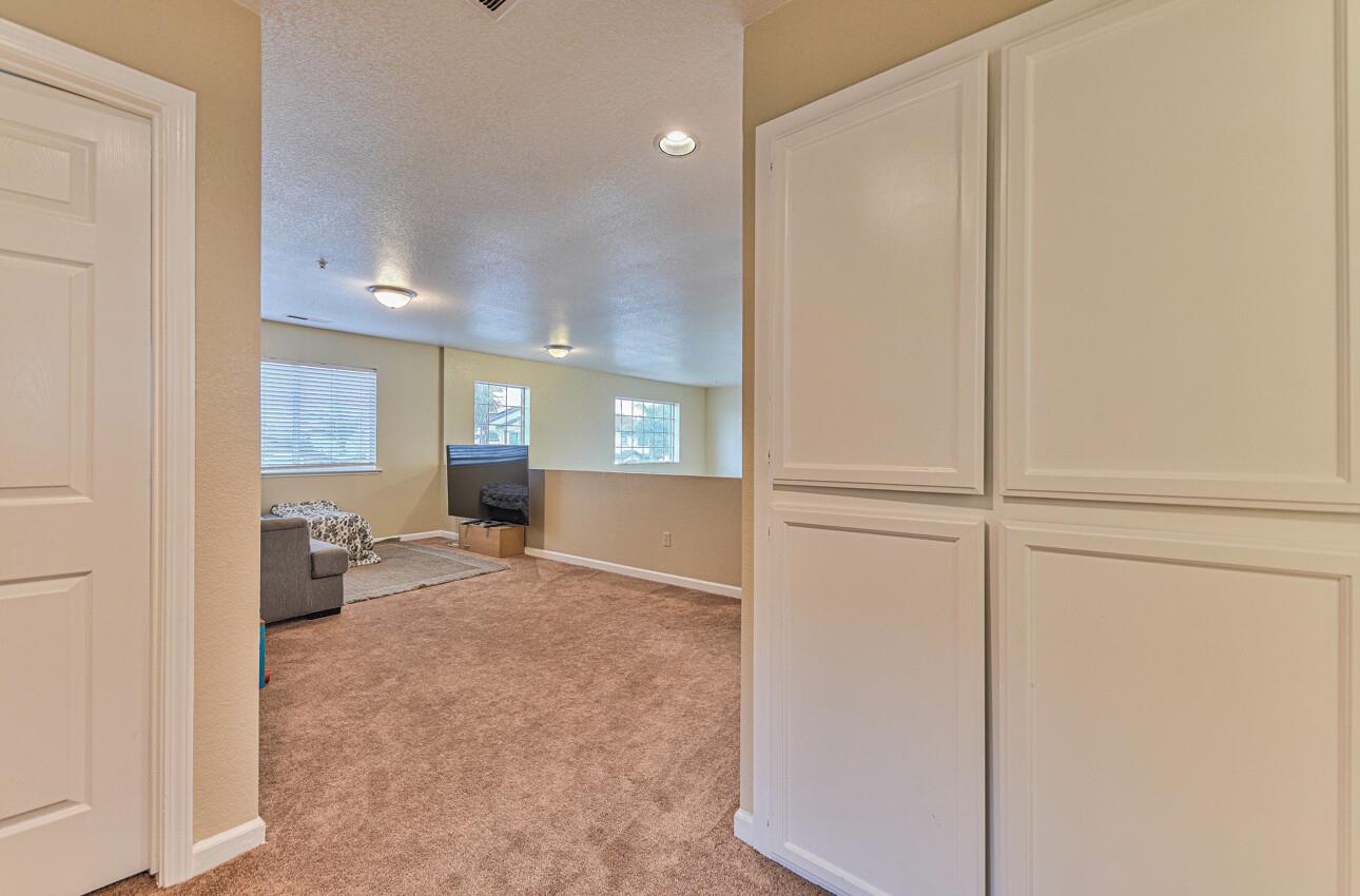 Detail Gallery Image 28 of 43 For 1145 Eagle Dr, Salinas,  CA 93905 - 5 Beds | 3 Baths