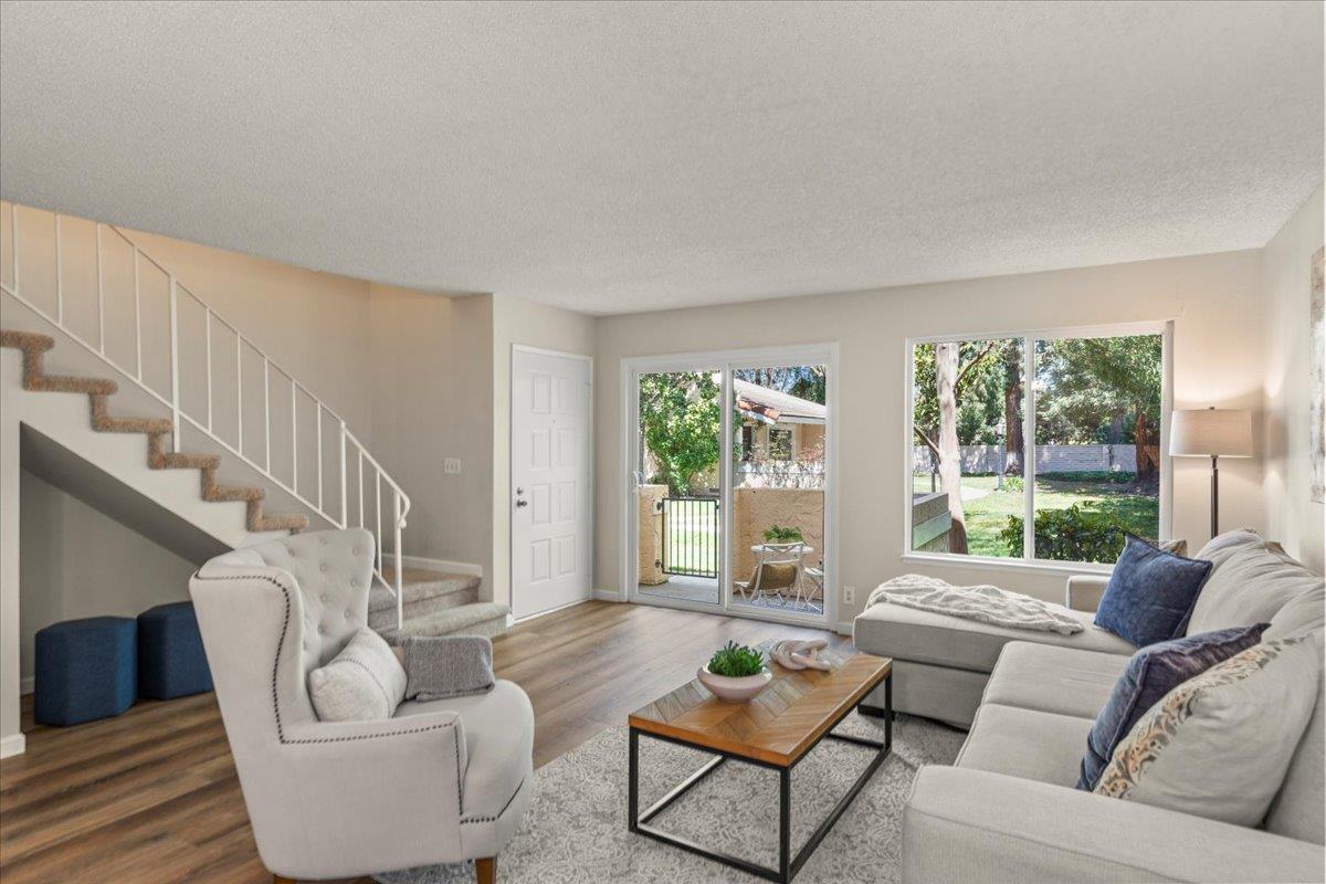 Detail Gallery Image 1 of 1 For 533 Giuffrida Ave #F,  San Jose,  CA 95123 - 2 Beds | 2/1 Baths