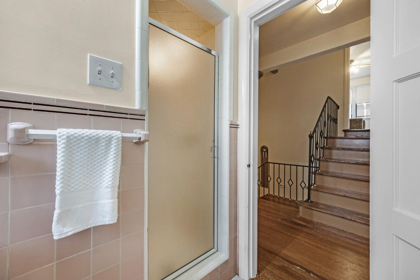 Detail Gallery Image 25 of 34 For 1519 Bernal Ave, Burlingame,  CA 94010 - 3 Beds | 2 Baths