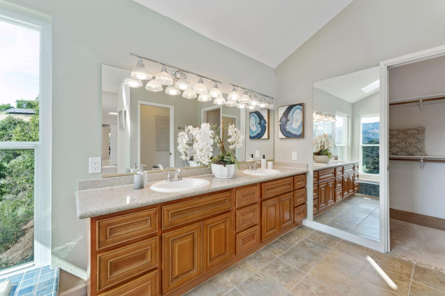 Detail Gallery Image 26 of 47 For 11475 Canyon View Cir, Cupertino,  CA 95014 - 3 Beds | 2/1 Baths