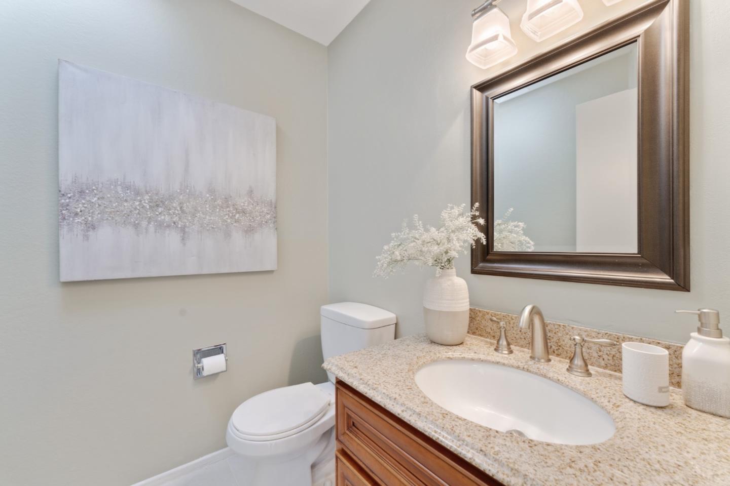 Detail Gallery Image 8 of 47 For 11475 Canyon View Cir, Cupertino,  CA 95014 - 3 Beds | 2/1 Baths