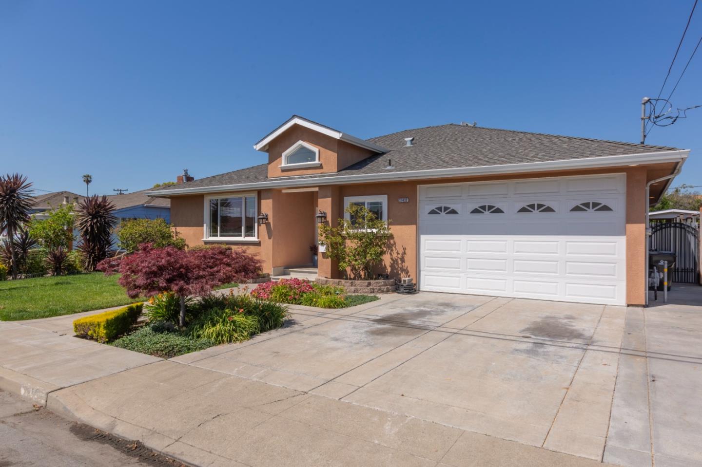 Detail Gallery Image 1 of 31 For 37432 Willowood Dr, Fremont,  CA 94536 - 3 Beds | 2 Baths