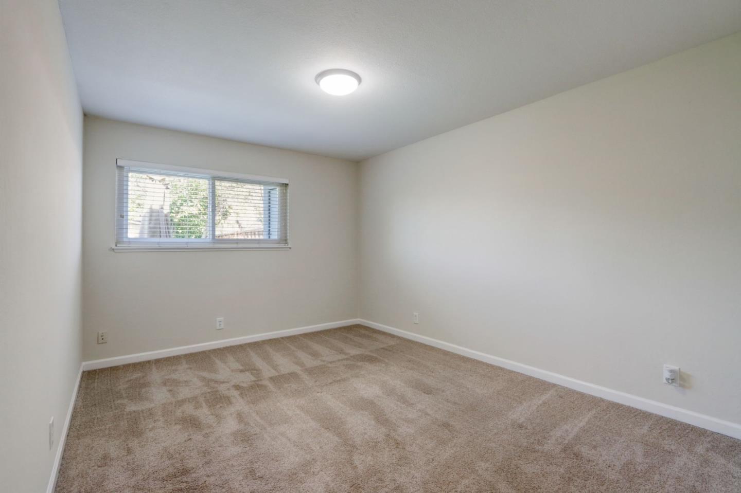 Detail Gallery Image 13 of 26 For 567-569 S Eden Ave, Sunnyvale,  CA 94085 - 4 Beds | 2 Baths
