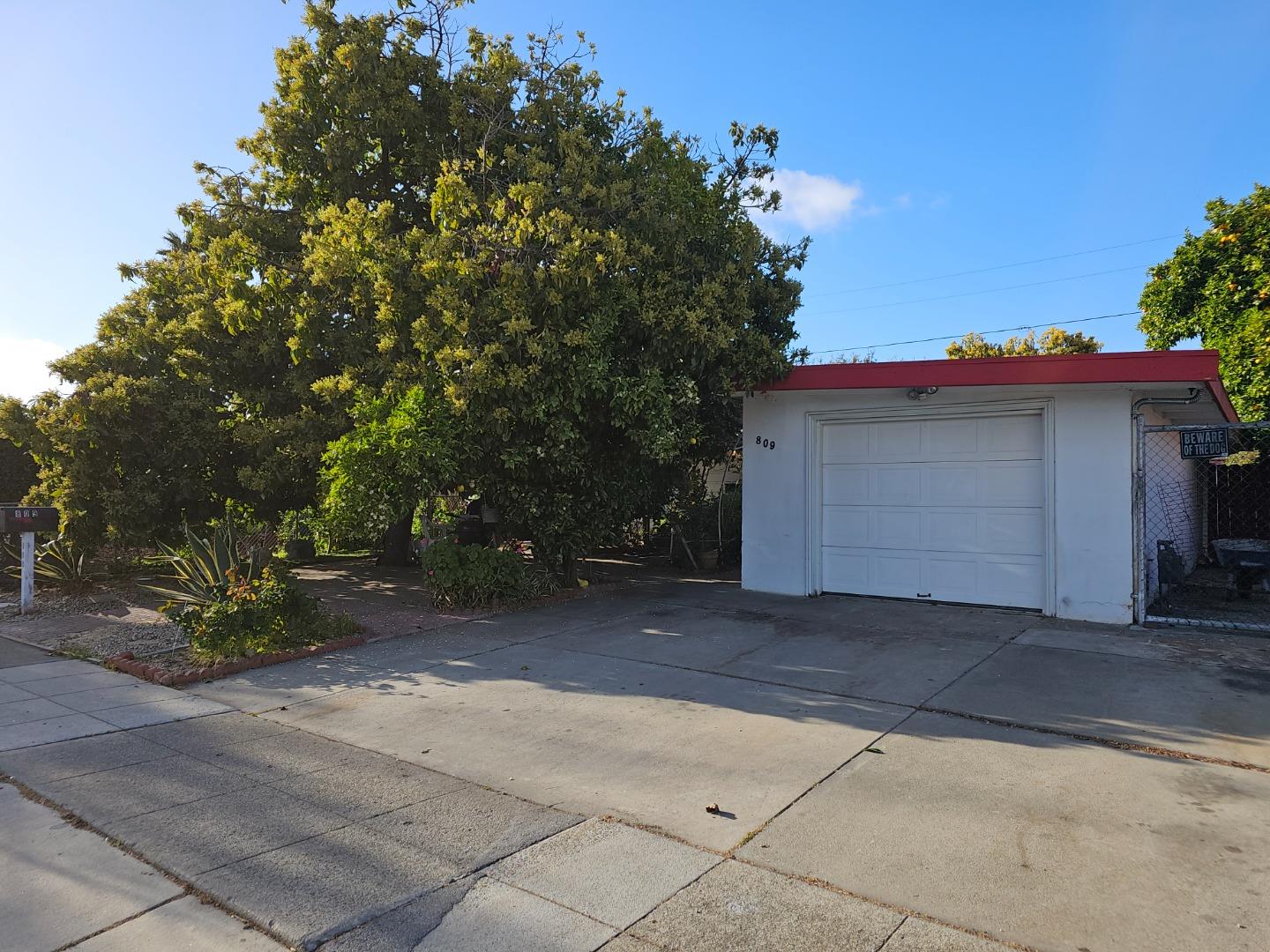 809 Lakeknoll Dr, Sunnyvale, CA 94089