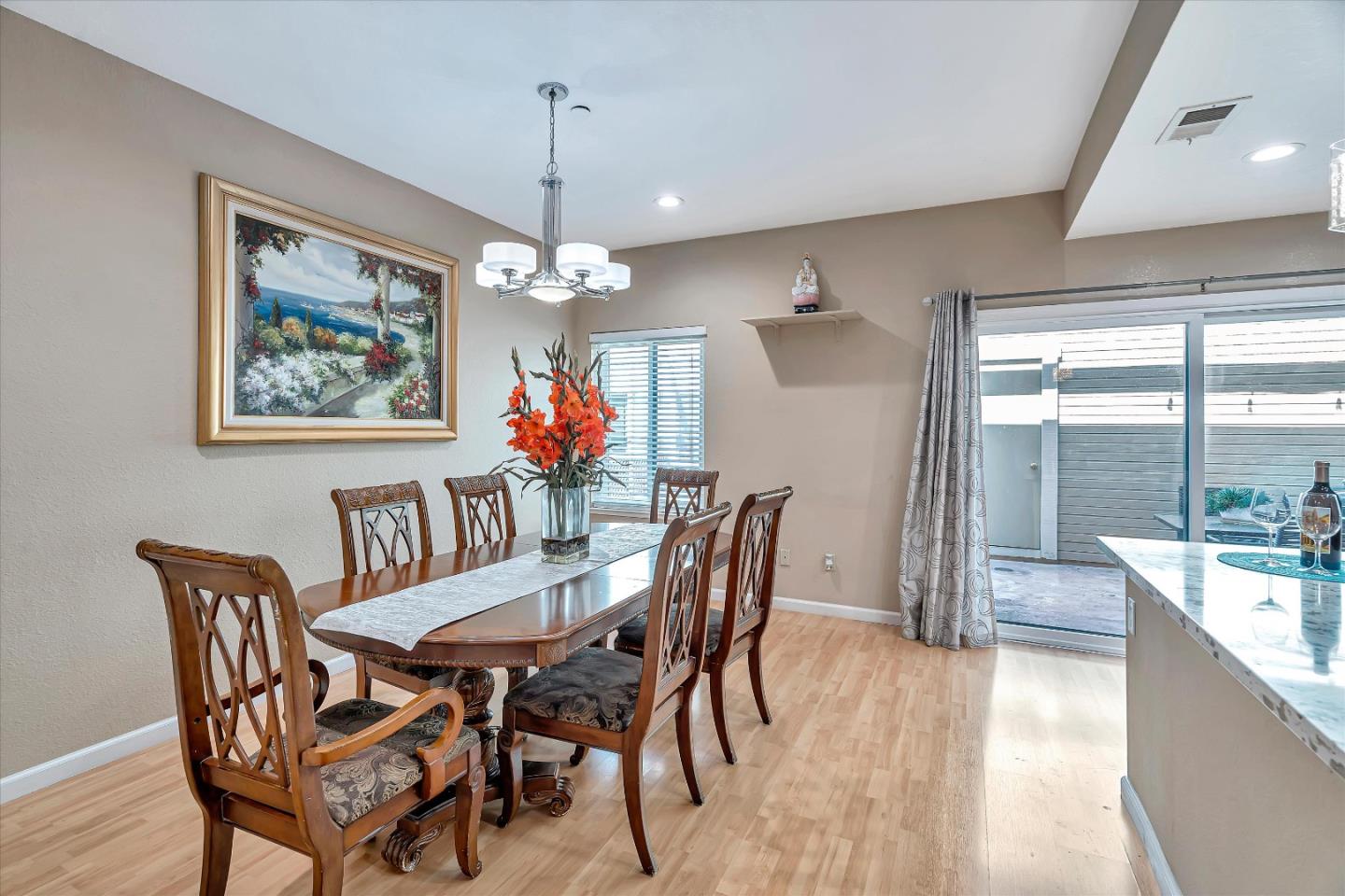 Detail Gallery Image 15 of 39 For 978 La Mesa Ter #D,  Sunnyvale,  CA 94086 - 3 Beds | 2/1 Baths