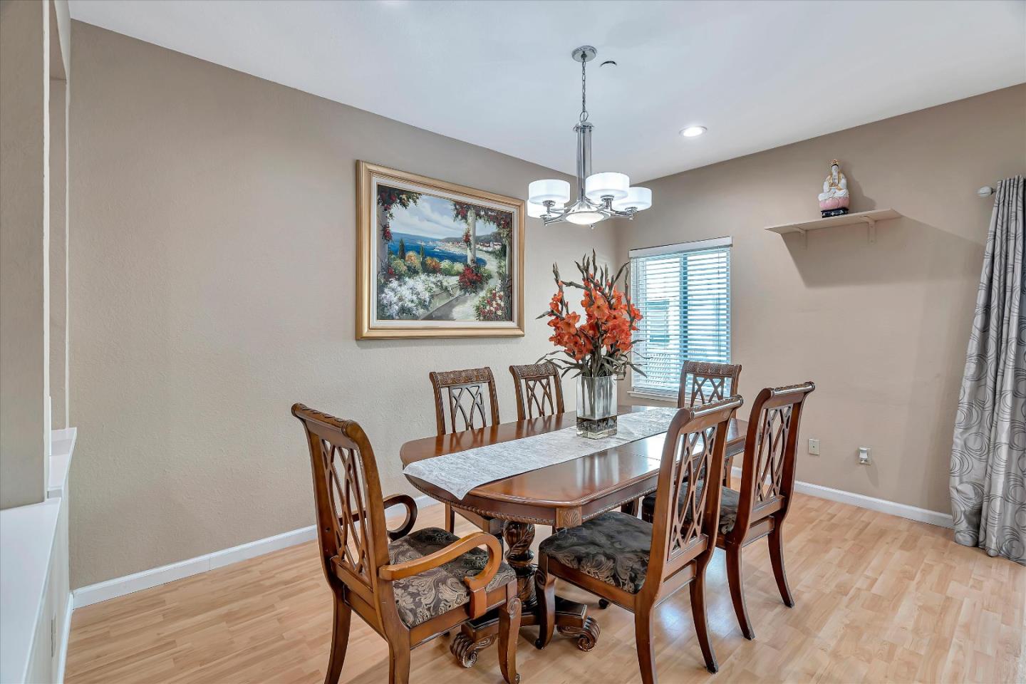 Detail Gallery Image 16 of 39 For 978 La Mesa Ter #D,  Sunnyvale,  CA 94086 - 3 Beds | 2/1 Baths