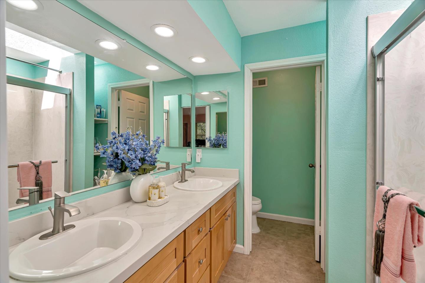 Detail Gallery Image 28 of 39 For 978 La Mesa Ter #D,  Sunnyvale,  CA 94086 - 3 Beds | 2/1 Baths