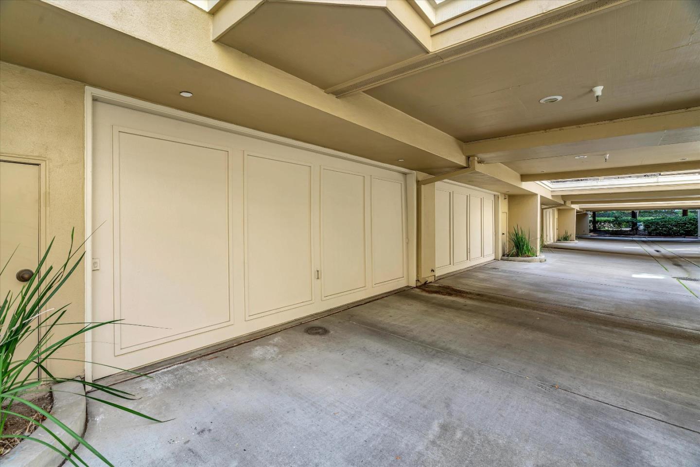 Detail Gallery Image 38 of 39 For 978 La Mesa Ter #D,  Sunnyvale,  CA 94086 - 3 Beds | 2/1 Baths
