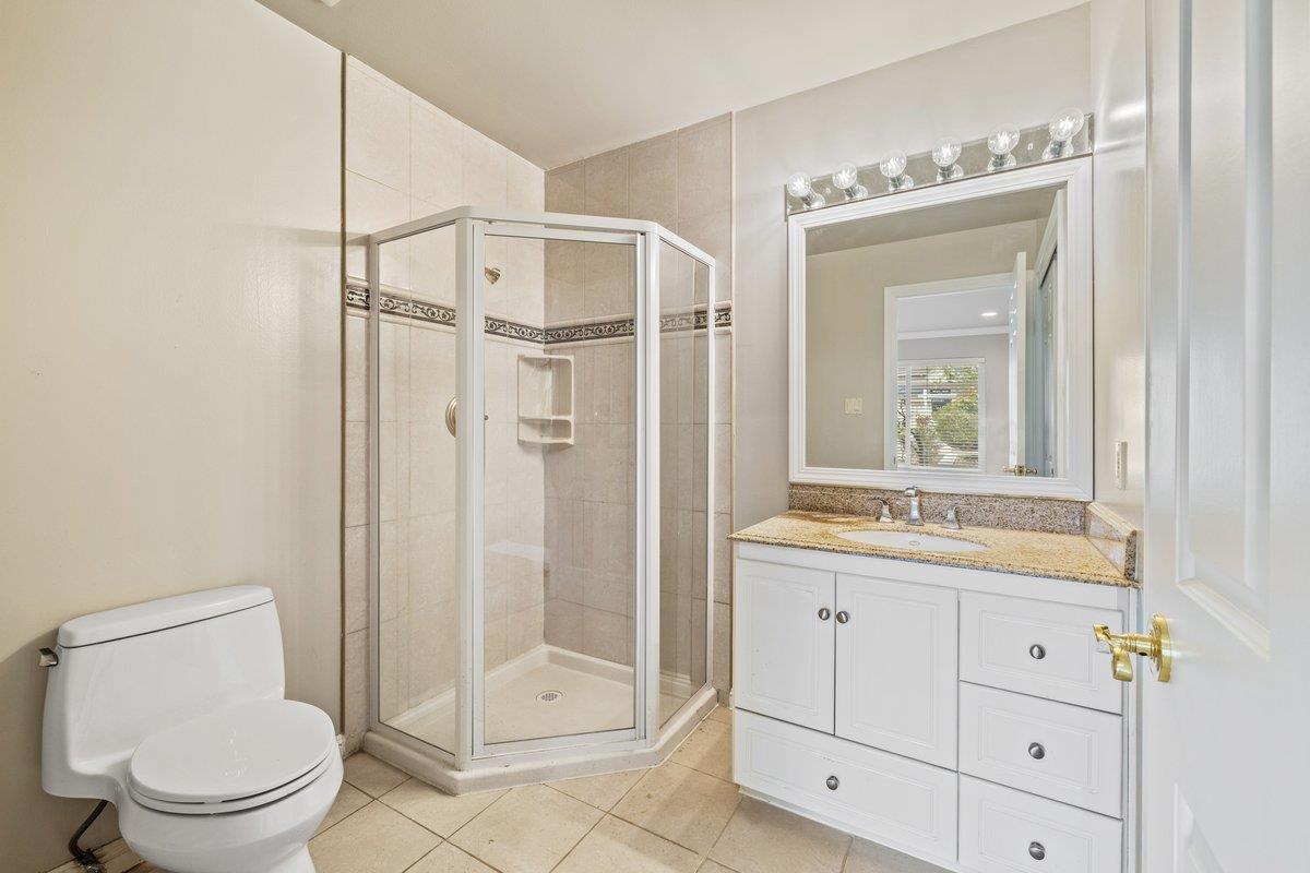 Detail Gallery Image 22 of 29 For 2585 Butternut Dr, Hillsborough,  CA 94010 - 4 Beds | 3/1 Baths