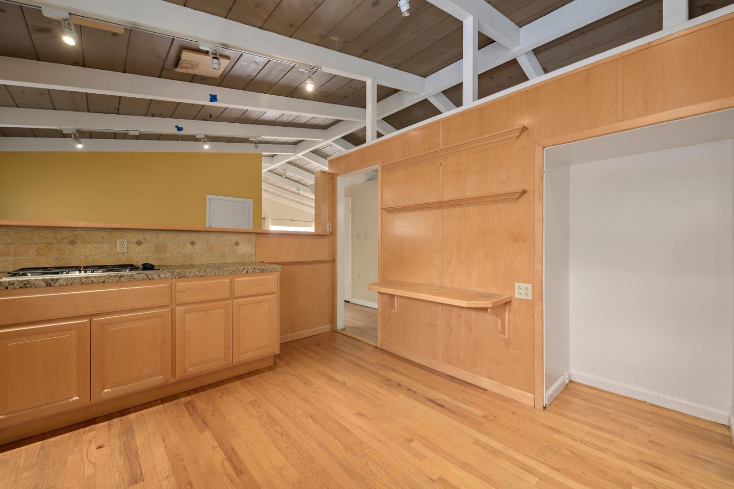 990 Lundy Ln, Los Altos, CA 94024 4 Beds 2 Baths (Contingent) ML81960294 MLSL