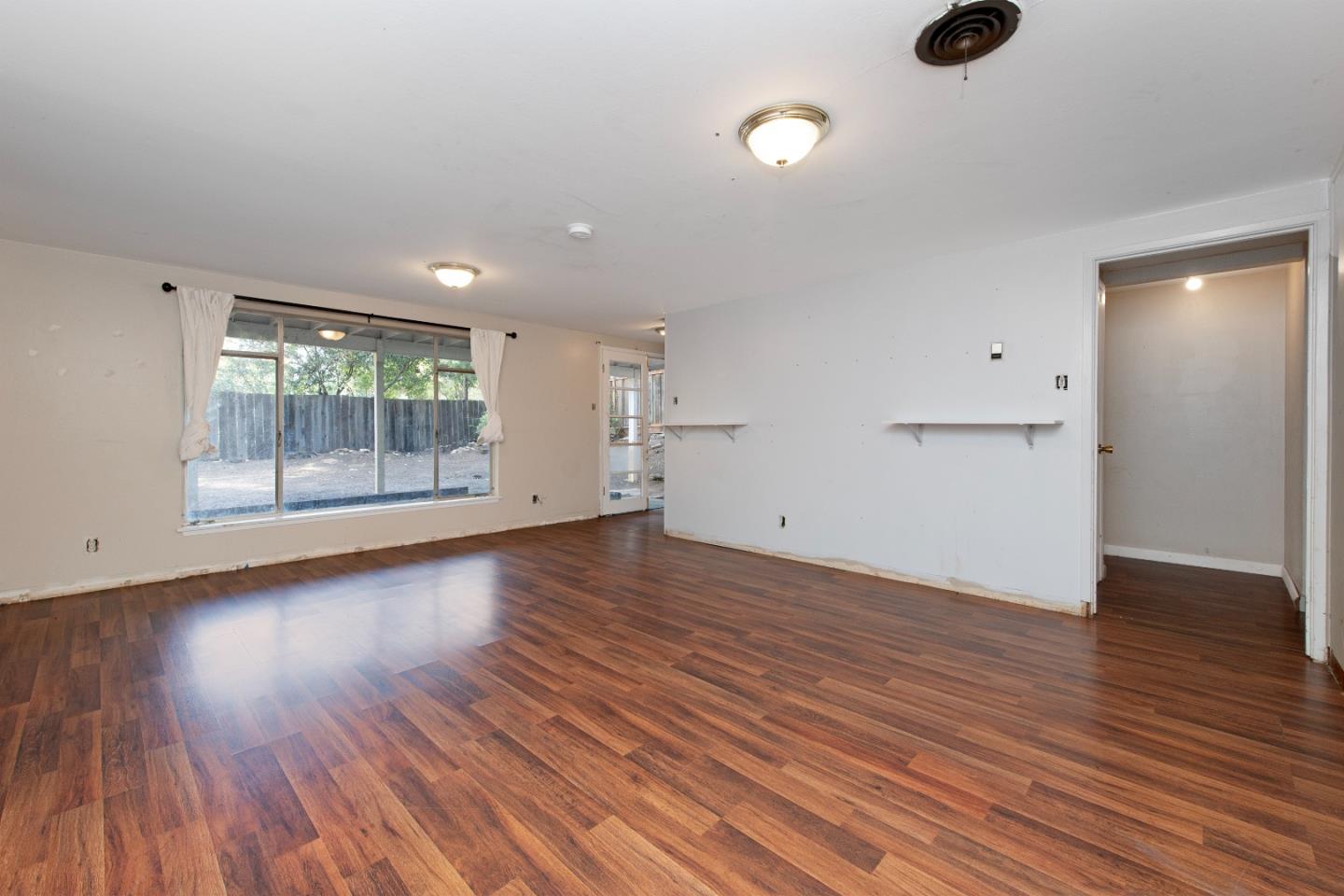 990 Lundy Ln, Los Altos, CA 94024 4 Beds 2 Baths (Contingent) ML81960294 MLSL