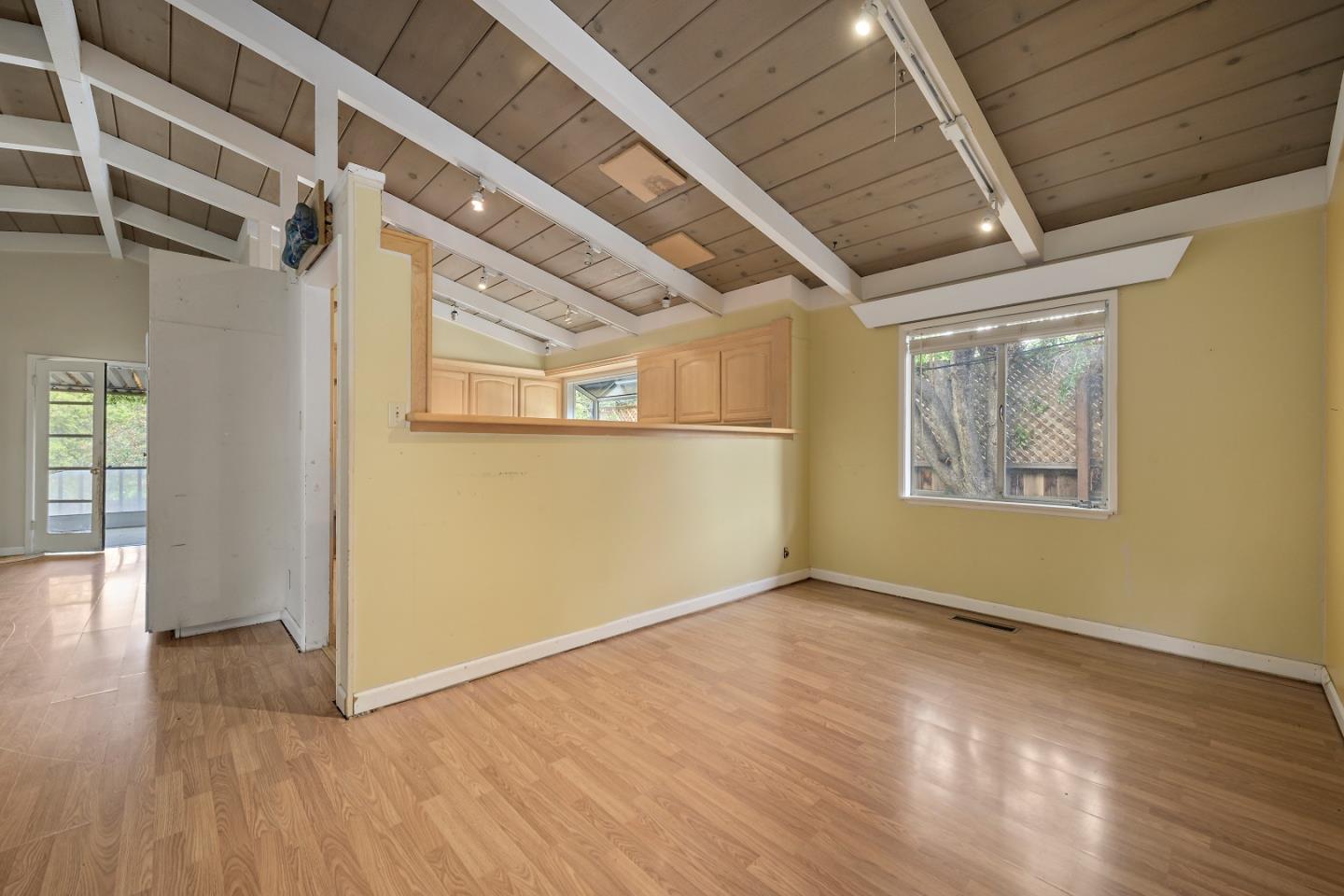 990 Lundy Ln, Los Altos, CA 94024 4 Beds 2 Baths (Contingent) ML81960294 MLSL