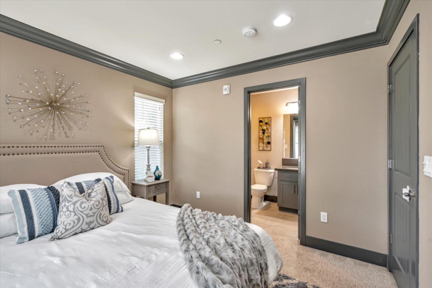 Detail Gallery Image 6 of 36 For 4192 Central Ave, Fremont,  CA 94536 - 4 Beds | 4 Baths