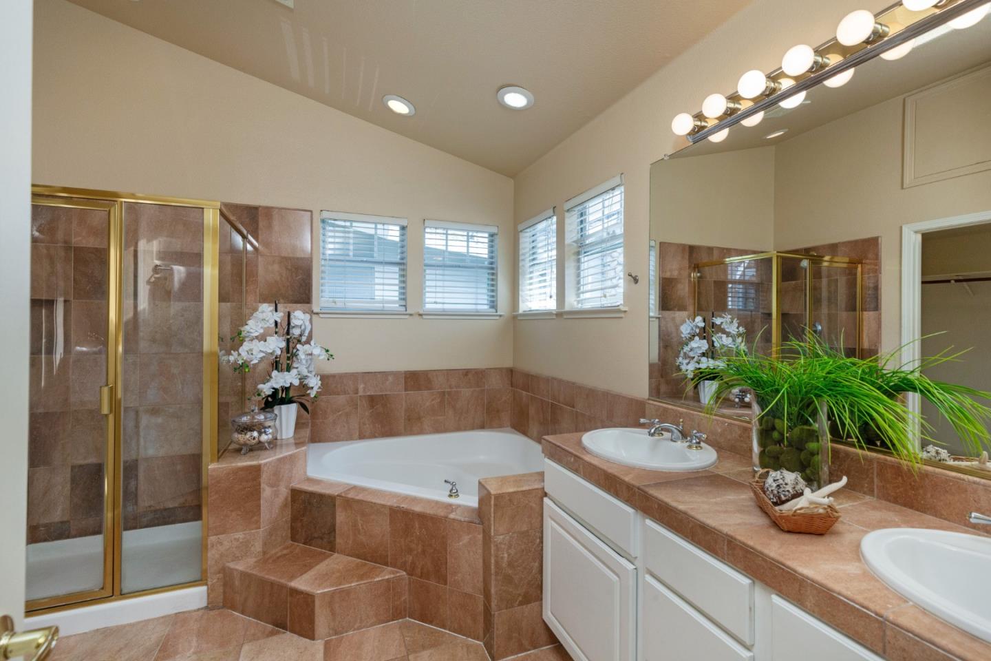 Detail Gallery Image 11 of 30 For 109 Treseder Ct, Los Gatos,  CA 95032 - 4 Beds | 2/1 Baths