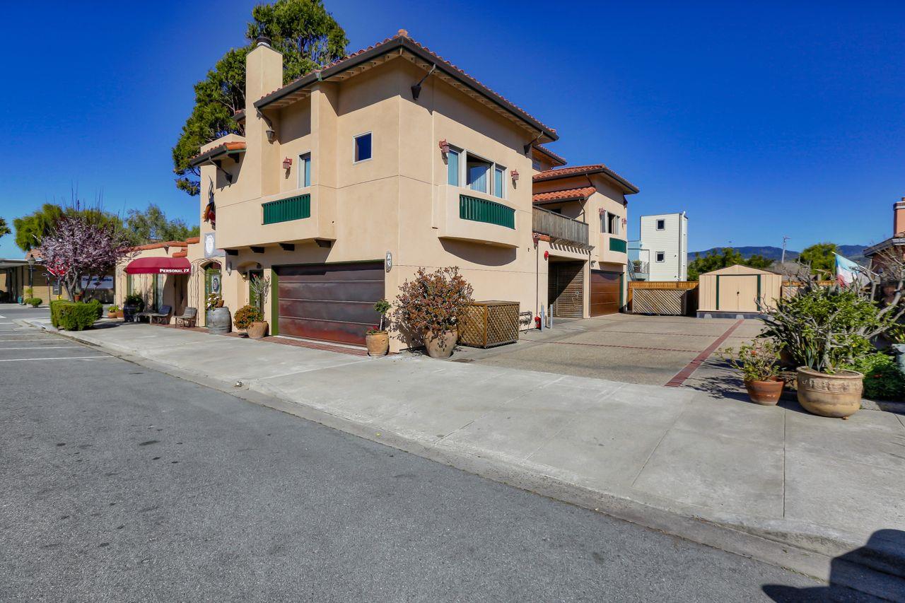 643 Main Street, Half Moon Bay, California 94019, ,Commercial Sale,For Sale,643 Main Street,ML81960369