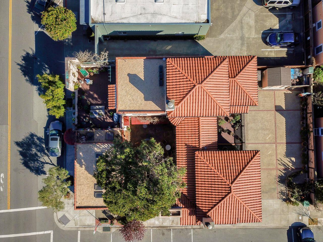 643 Main Street, Half Moon Bay, California 94019, ,Commercial Sale,For Sale,643 Main Street,ML81960369