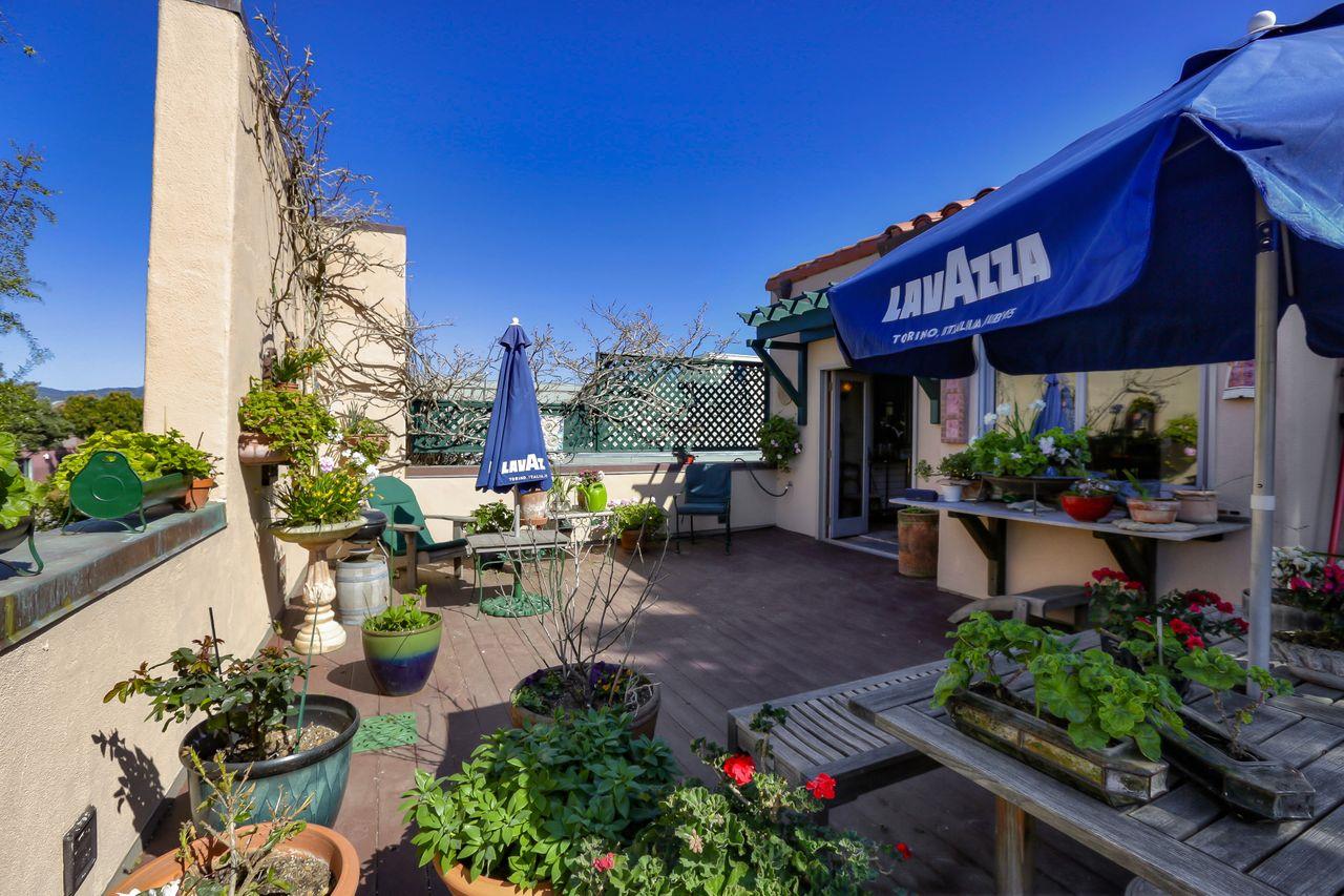 643 Main Street, Half Moon Bay, California 94019, ,Commercial Sale,For Sale,643 Main Street,ML81960369