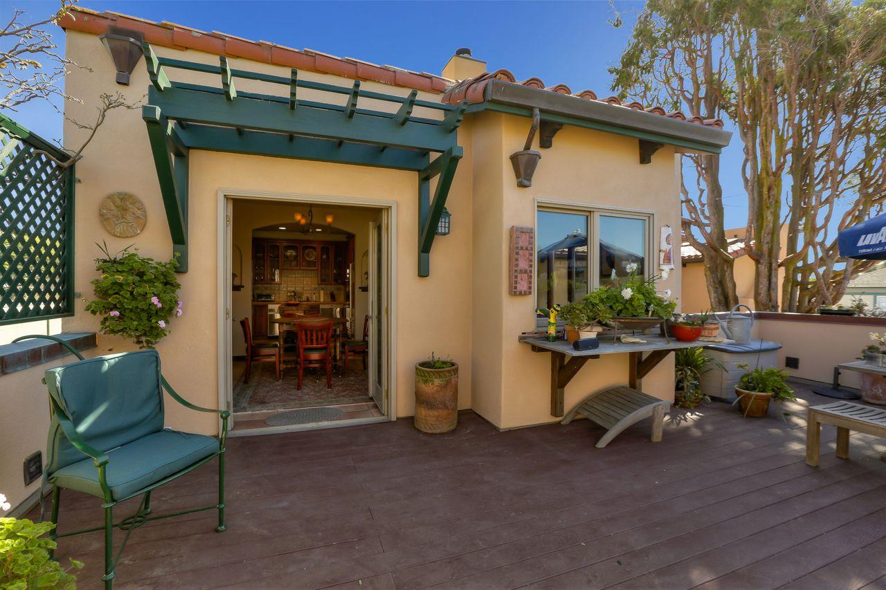 643 Main Street, Half Moon Bay, California 94019, ,Commercial Sale,For Sale,643 Main Street,ML81960369