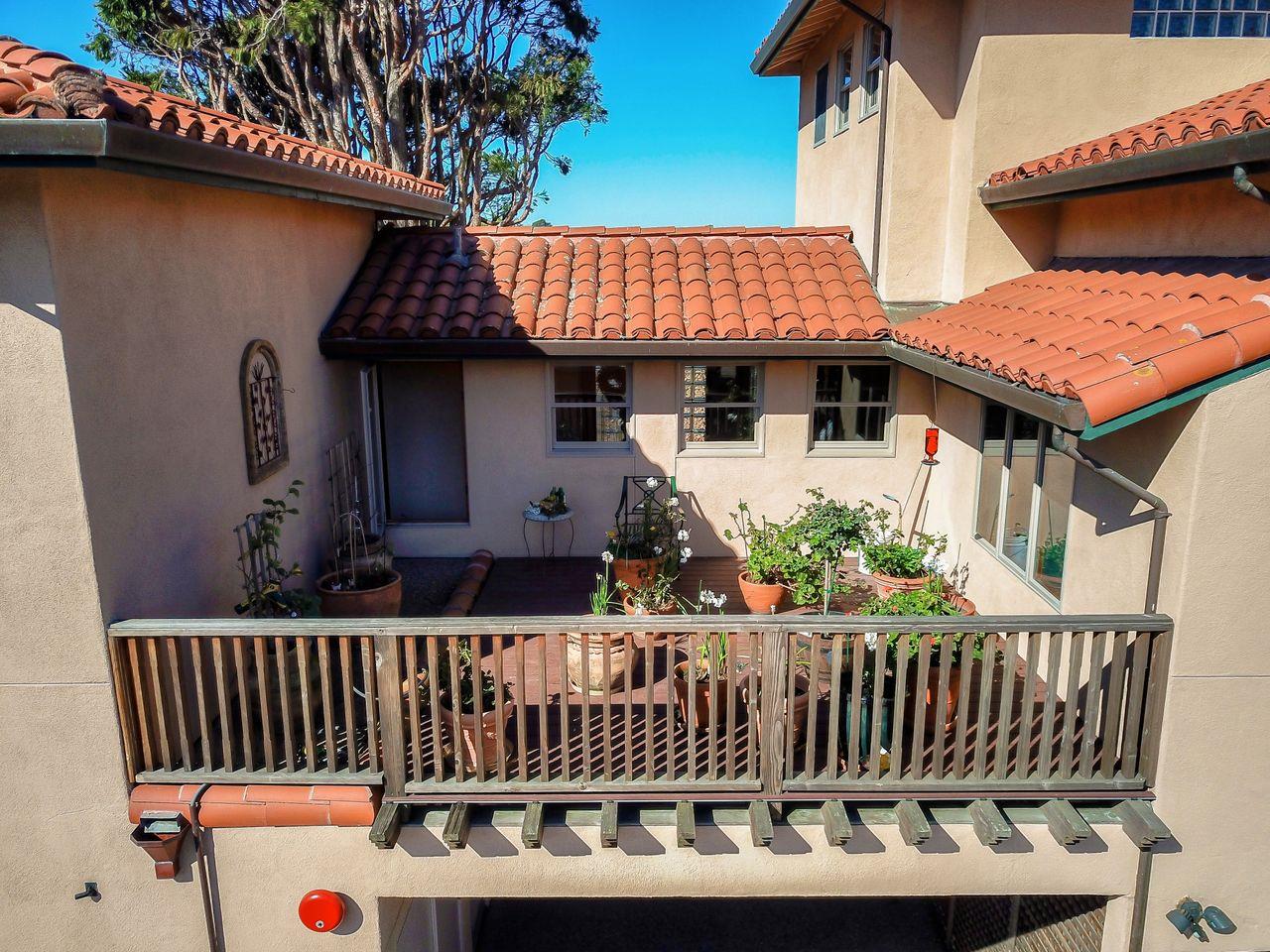 643 Main Street, Half Moon Bay, California 94019, ,Commercial Sale,For Sale,643 Main Street,ML81960369