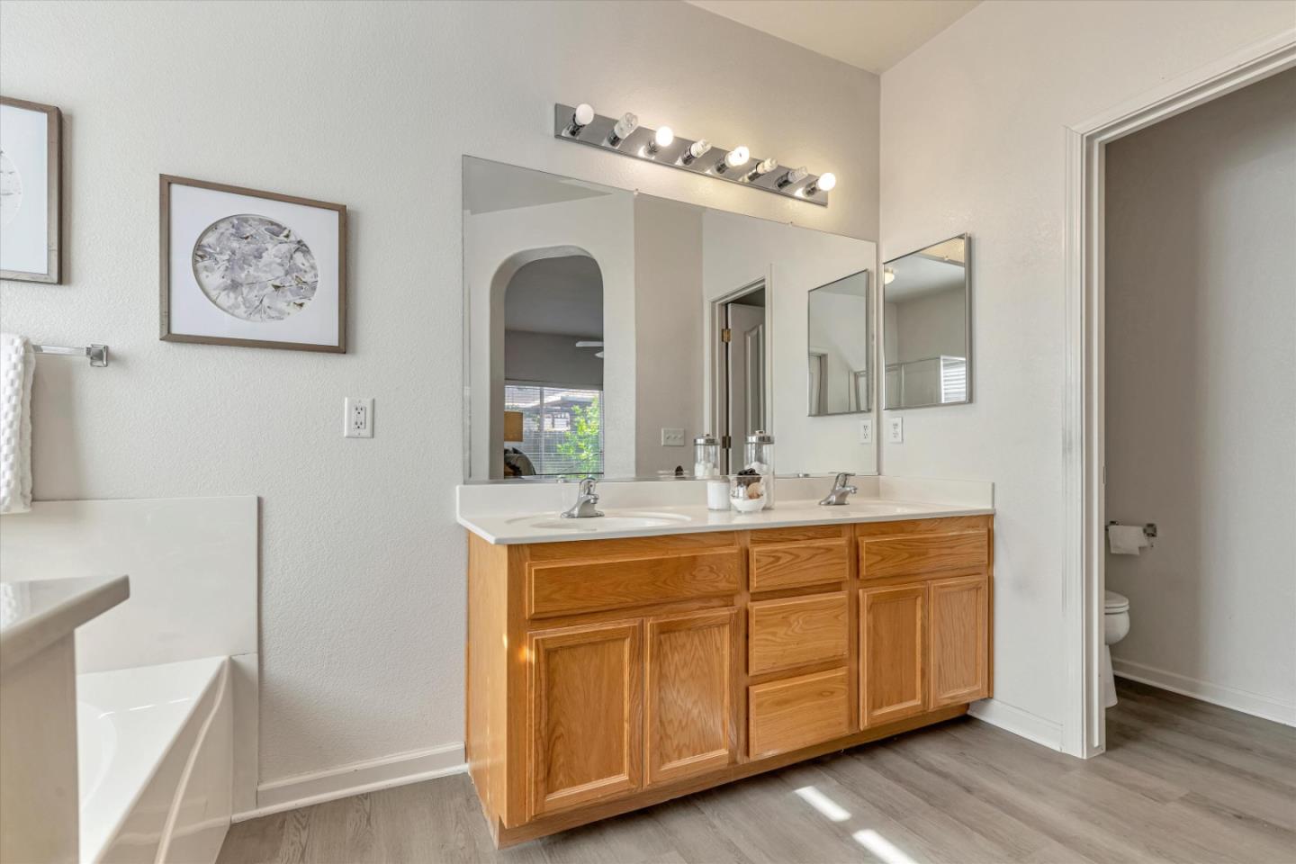 Detail Gallery Image 20 of 34 For 1835 Oakley Ct, Stockton,  CA 95206 - 5 Beds | 3/1 Baths