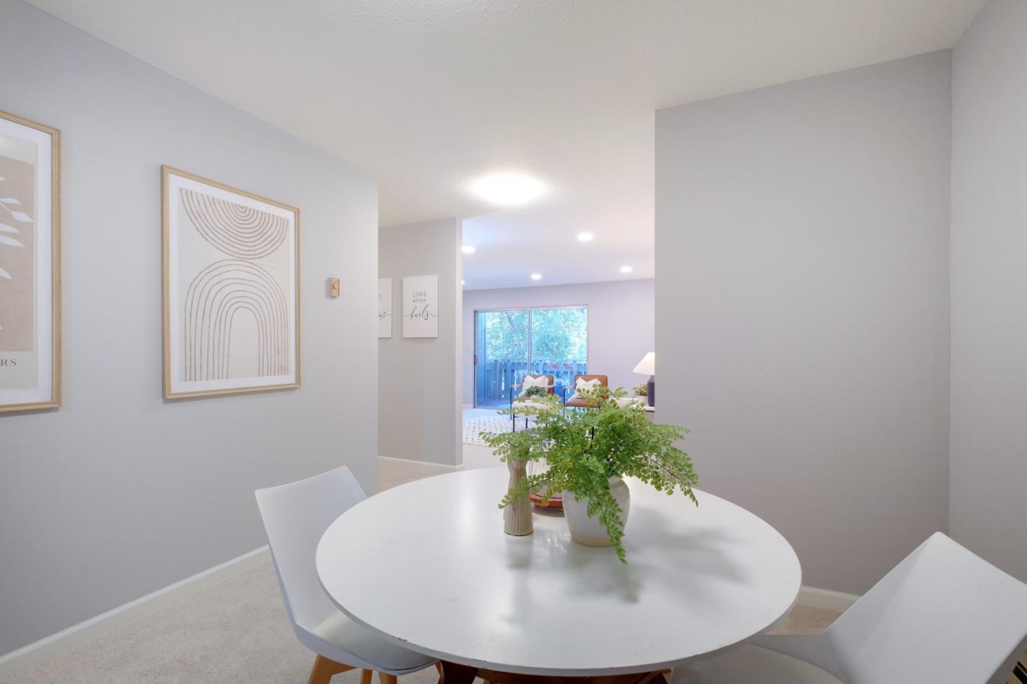 Detail Gallery Image 19 of 37 For 50 E Middlefield Rd #40,  Mountain View,  CA 94043 - 1 Beds | 1 Baths
