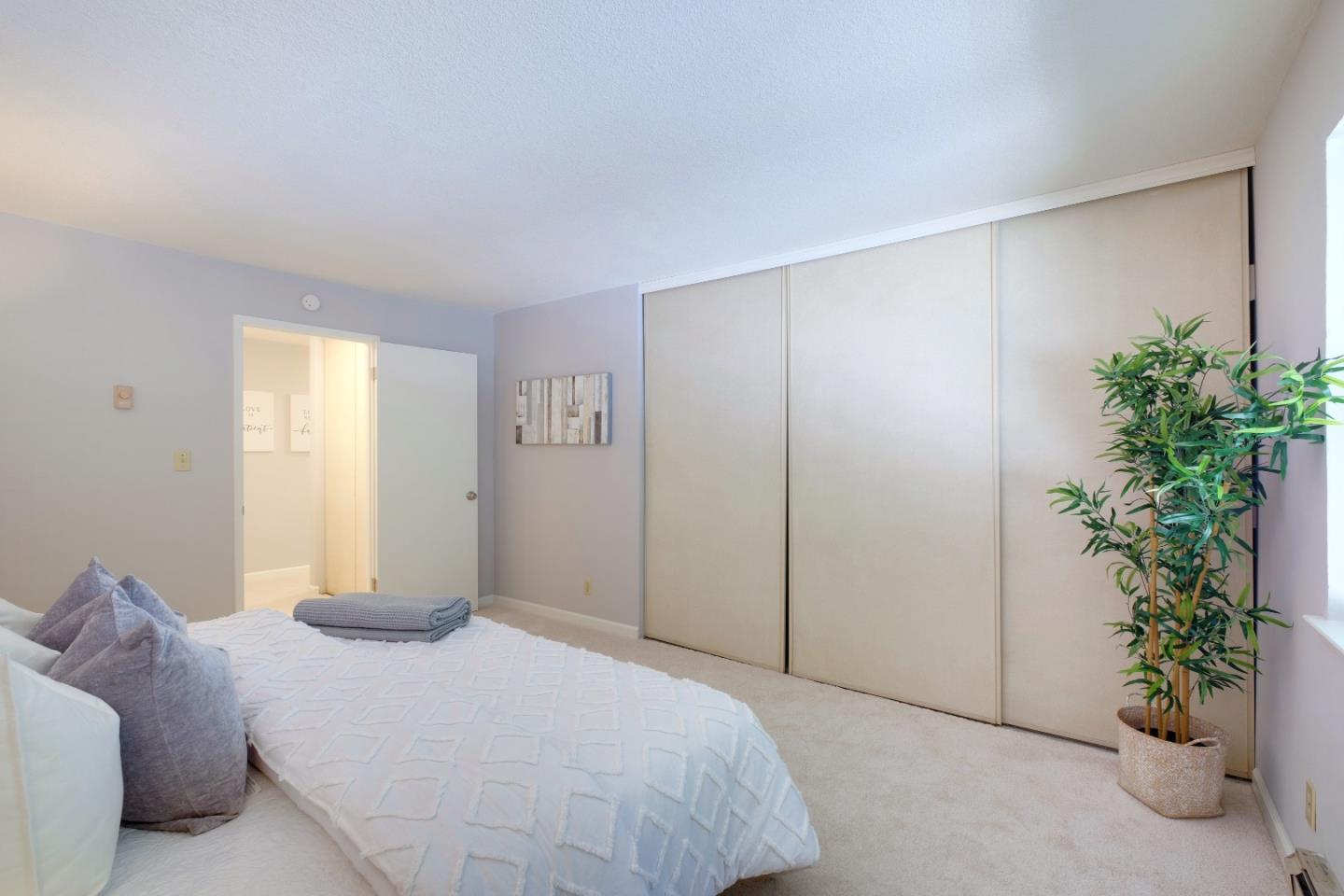 Detail Gallery Image 28 of 37 For 50 E Middlefield Rd #40,  Mountain View,  CA 94043 - 1 Beds | 1 Baths