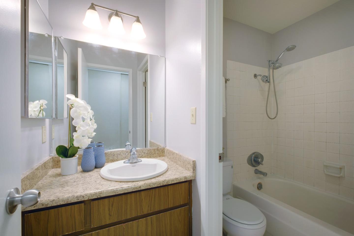 Detail Gallery Image 30 of 37 For 50 E Middlefield Rd #40,  Mountain View,  CA 94043 - 1 Beds | 1 Baths