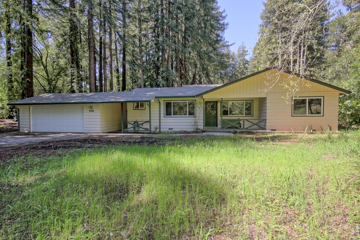 Photo of 535 Crest Dr in Ben Lomond, CA