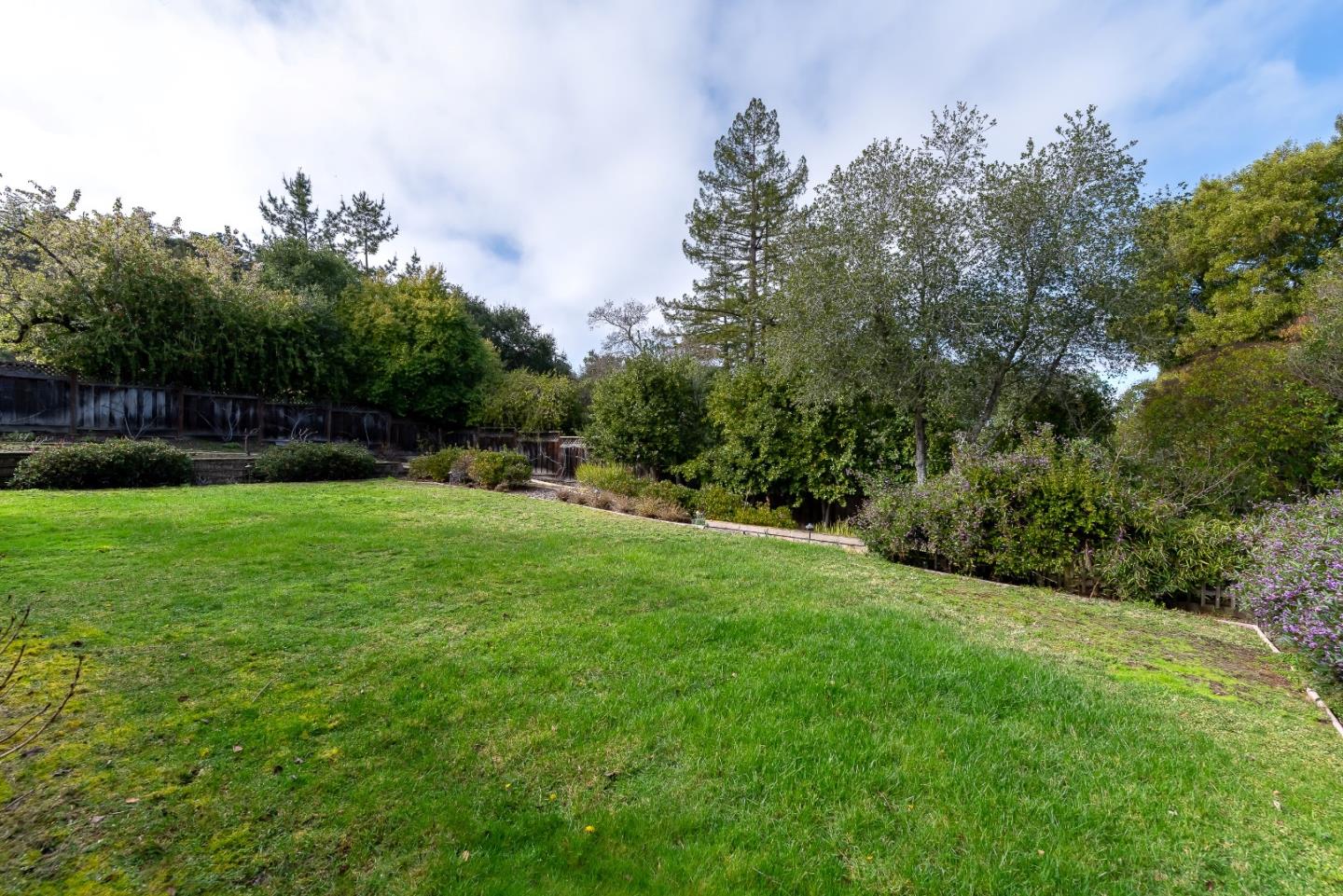 Detail Gallery Image 33 of 37 For 270 Gabarda Way, Portola Valley,  CA 94028 - 5 Beds | 3/1 Baths