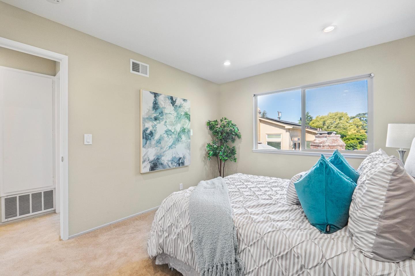 Detail Gallery Image 24 of 29 For 538 Latimer Cir, Campbell,  CA 95008 - 3 Beds | 2/1 Baths