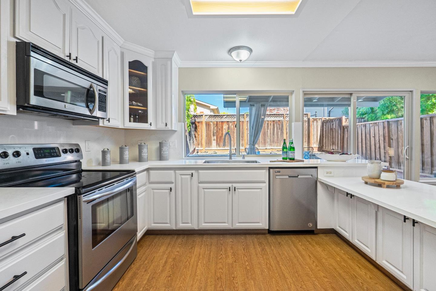 Detail Gallery Image 9 of 29 For 538 Latimer Cir, Campbell,  CA 95008 - 3 Beds | 2/1 Baths