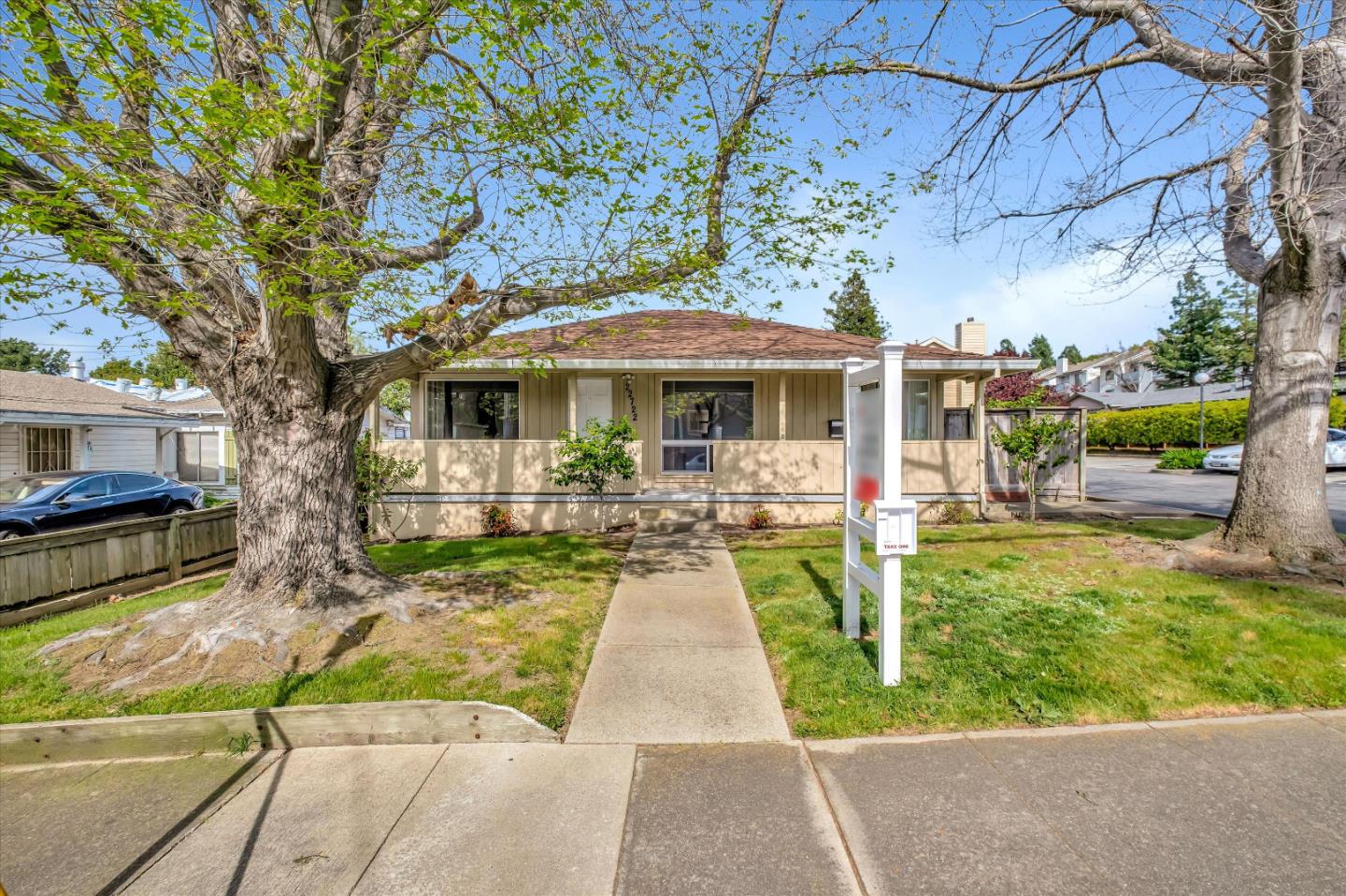Photo of 22722 7th St in Hayward, CA