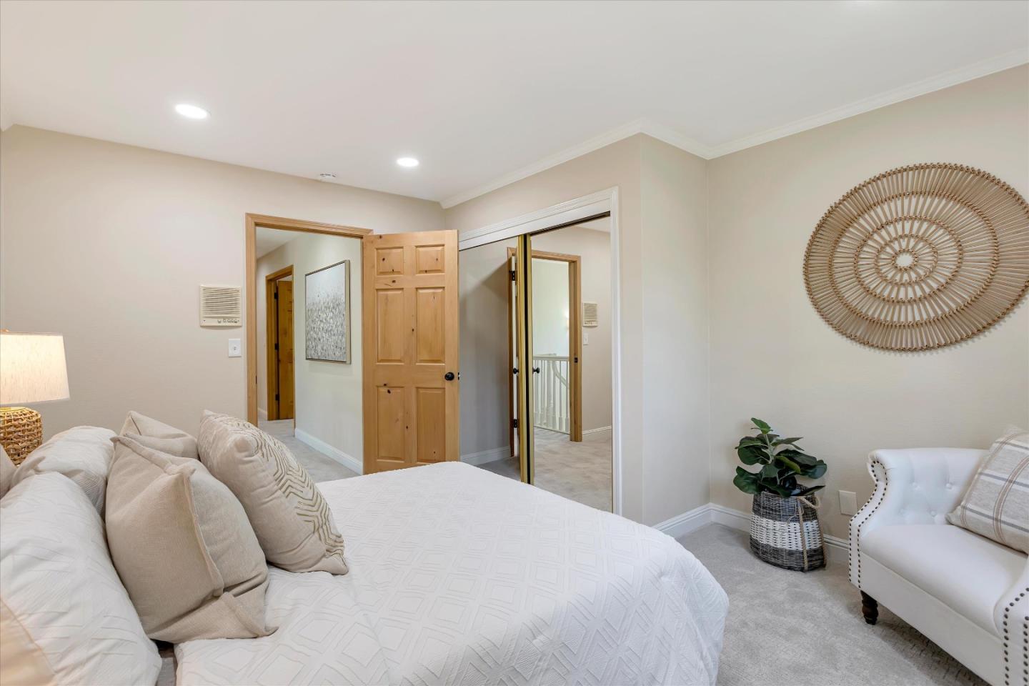 Detail Gallery Image 30 of 73 For 795 Glenborough Dr, Mountain View,  CA 94041 - 3 Beds | 2/1 Baths