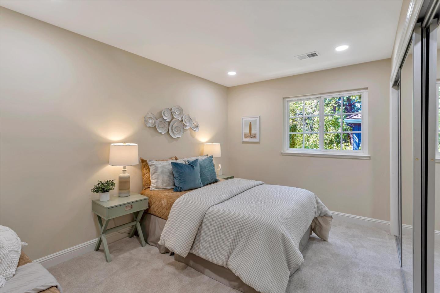 Detail Gallery Image 32 of 73 For 795 Glenborough Dr, Mountain View,  CA 94041 - 3 Beds | 2/1 Baths
