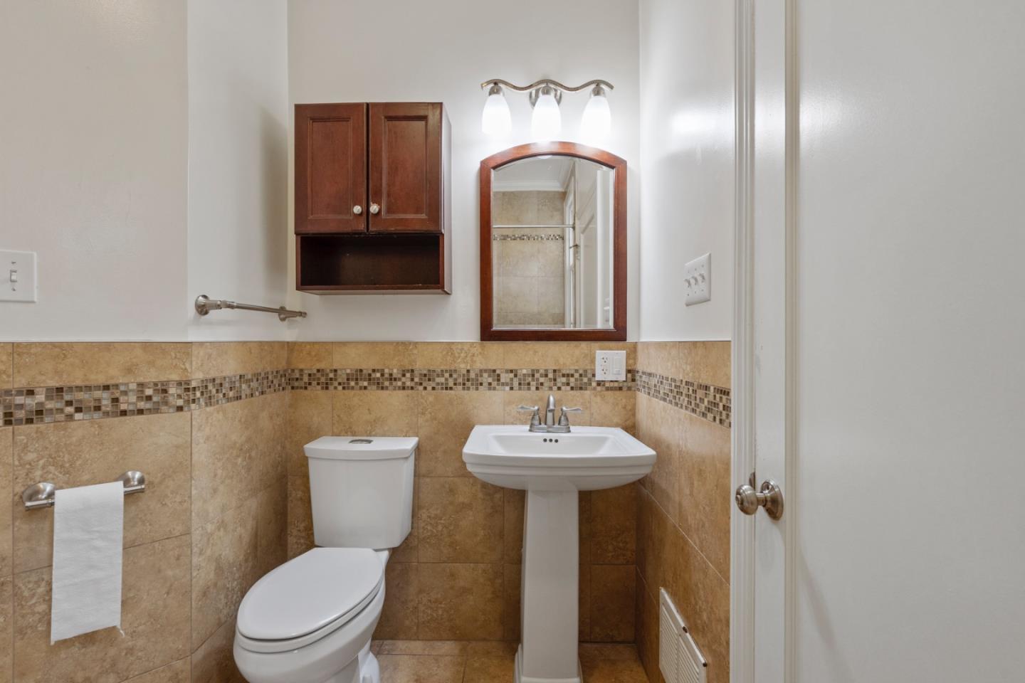 Detail Gallery Image 20 of 27 For 188 School St, Daly City,  CA 94014 - 3 Beds | 2 Baths