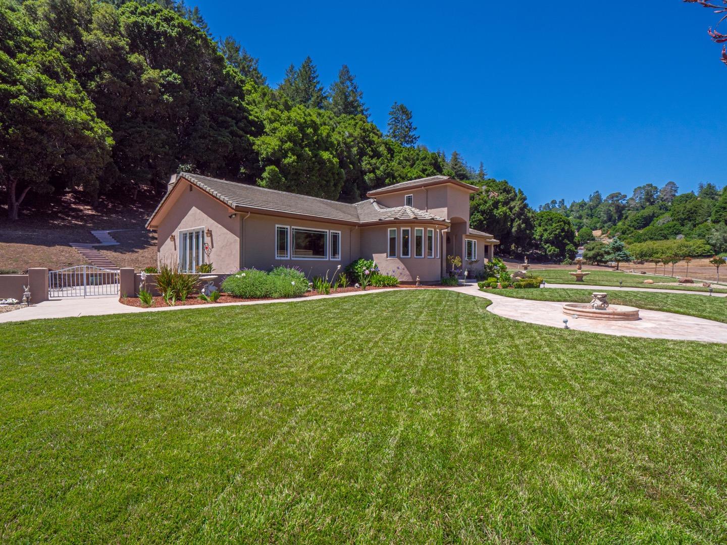 Detail Gallery Image 10 of 107 For 425 Bear Valley Road, Aptos,  CA 95003 - 3 Beds | 2/1 Baths