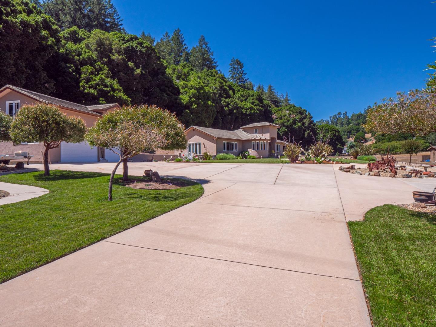 Detail Gallery Image 17 of 107 For 425 Bear Valley Road, Aptos,  CA 95003 - 3 Beds | 2/1 Baths