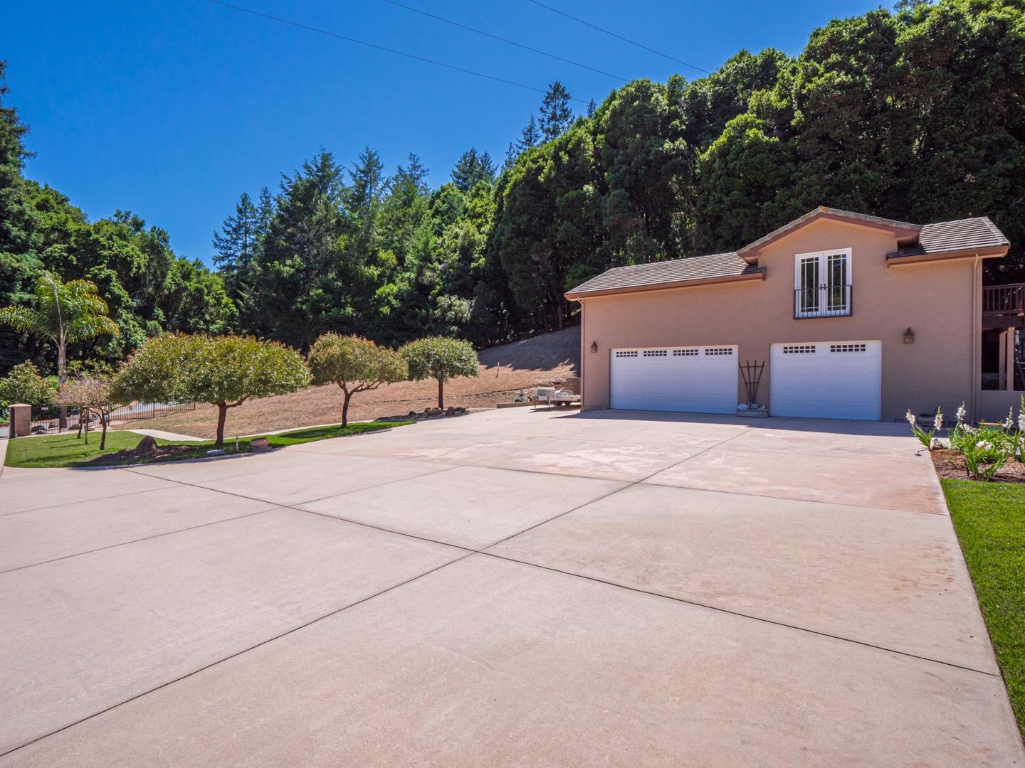 Detail Gallery Image 19 of 107 For 425 Bear Valley Road, Aptos,  CA 95003 - 3 Beds | 2/1 Baths