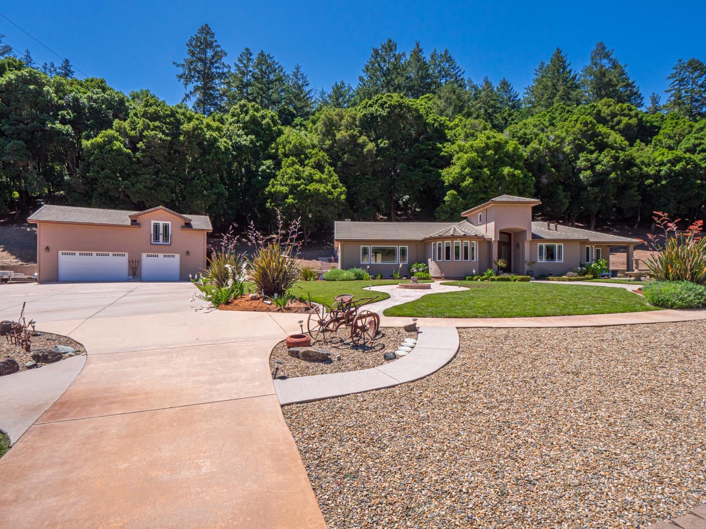 Detail Gallery Image 3 of 107 For 425 Bear Valley Road, Aptos,  CA 95003 - 3 Beds | 2/1 Baths